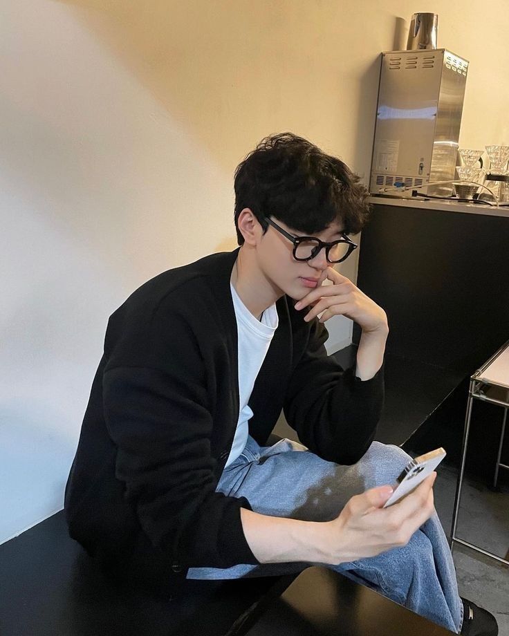 Thất nghiệp tuổi 30: Lương 40 triệu còn 15 triệu, từ quản lý giờ thành nhân viên- Ảnh 1.