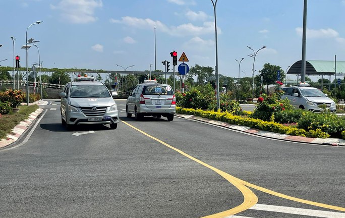 - Ảnh 1. bằng lái - Ảnh 1.