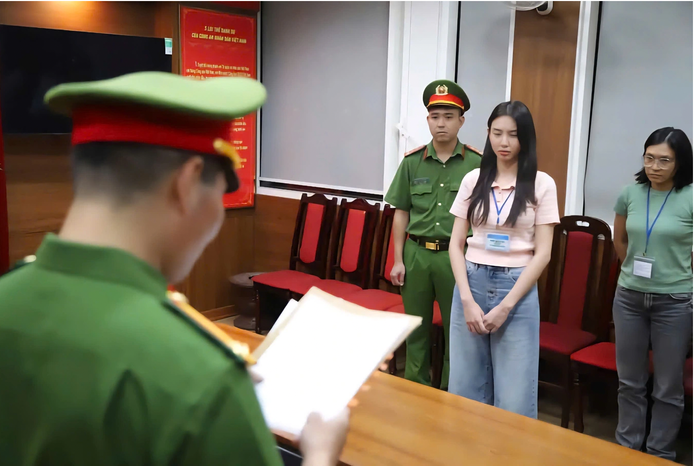 Thủ đoạn che giấu vai trò trong Công ty Chị Em Rọt của hoa hậu Thuỳ Tiên- Ảnh 2.