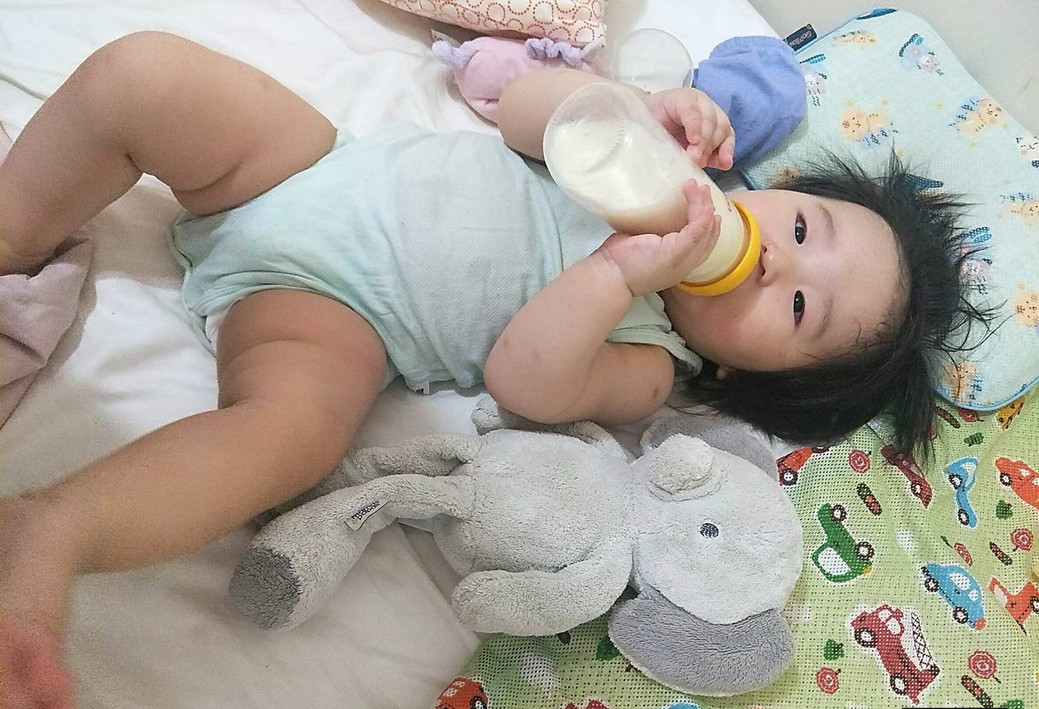 "Thực phẩm bổ sung" trên hộp sữa là gì? Điều mẹ nào cũng nên hiểu rõ trước khi quyết định cho con dùng sữa công thức- Ảnh 2. "Thực phẩm bổ sung" trên hộp sữa là gì? Điều mẹ nào cũng nên hiểu rõ trước khi quyết định cho con dùng sữa công thức- Ảnh 2.