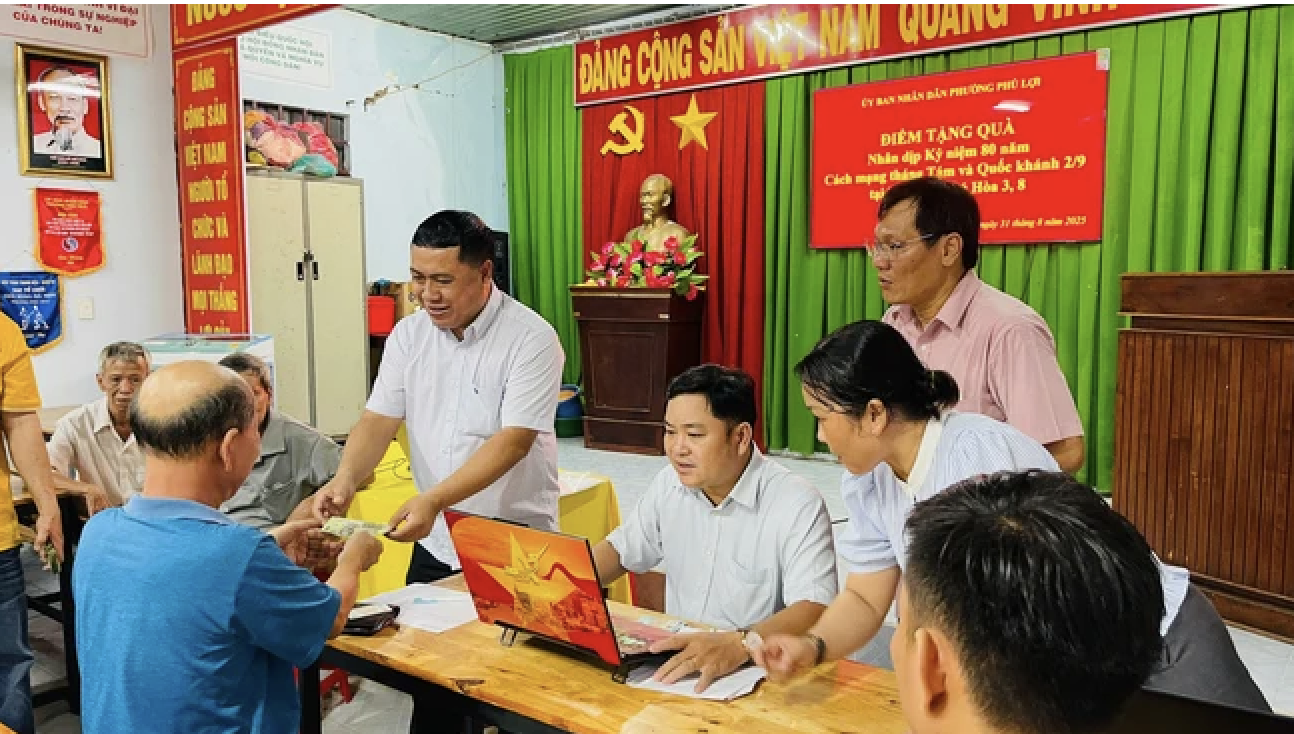 Chậm đăng ký thường trú cho con có nhận 100.000 Đồng từ Chính Phủ không? - Ảnh 1. Chậm đăng ký thường trú cho con có nhận 100.000 Đồng từ Chính Phủ không? - Ảnh 1.