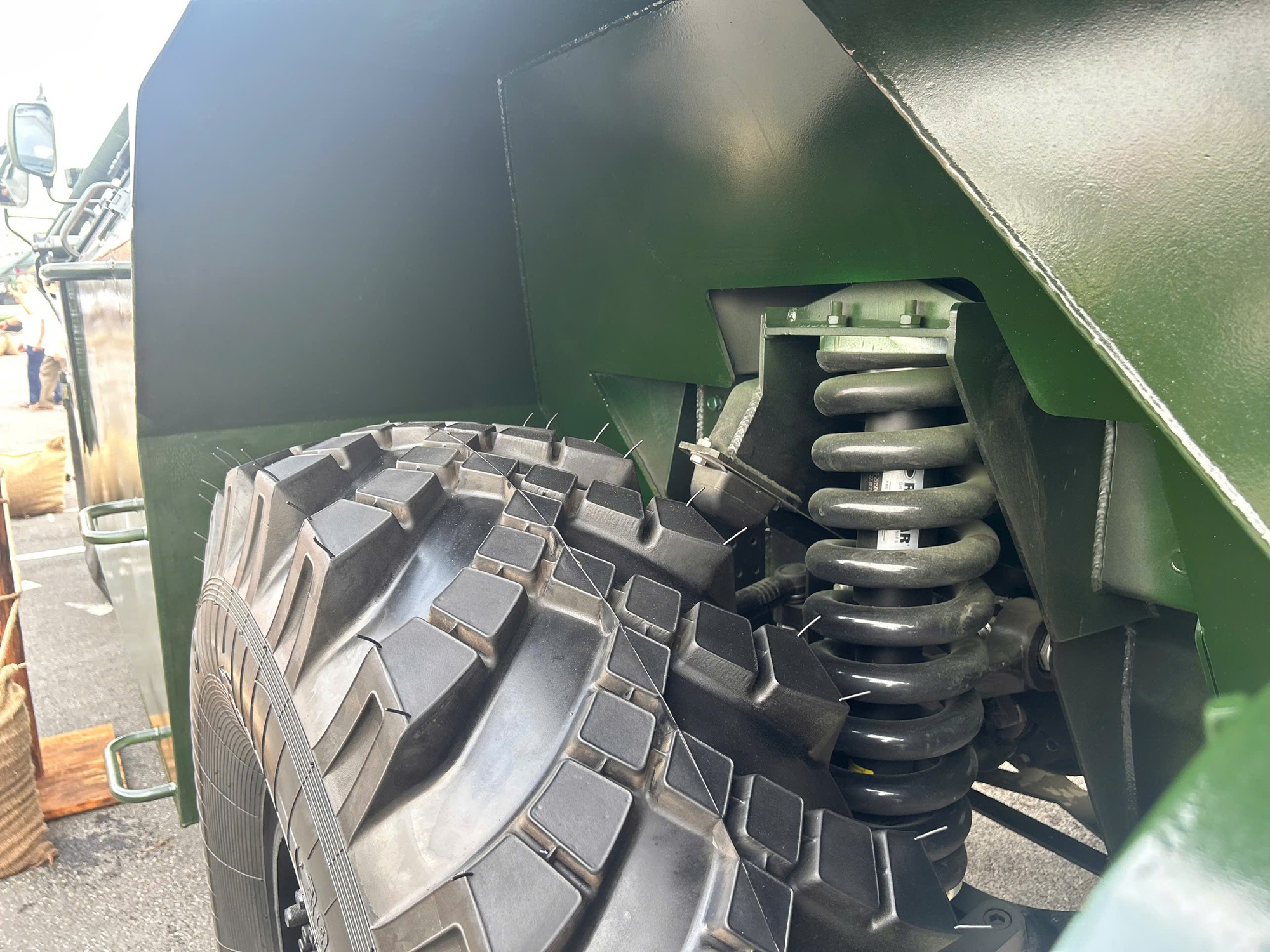 Cận cảnh xe thiết giáp chở quân chiến đấu XTC-02 do Việt Nam sản xuất với hoả lực mạnh- Ảnh 13. Cận cảnh xe thiết giáp chở quân chiến đấu XTC-02 do Việt Nam sản xuất với hoả lực mạnh- Ảnh 13.