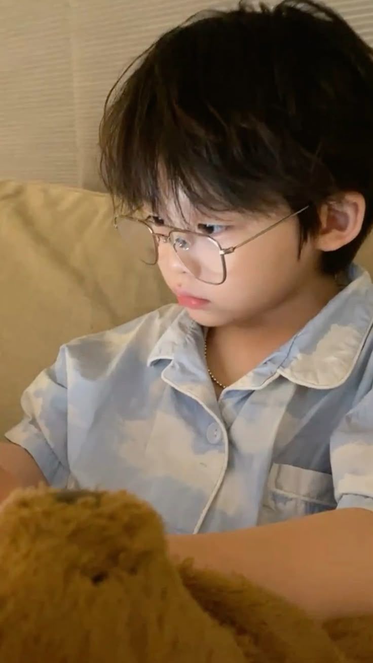 Những hành động của trẻ bị "dán nhãn" lỳ lợm, bướng bỉnh nhưng lại là biểu hiện sớm của tư duy độc lập, sáng tạo - Ảnh 1.