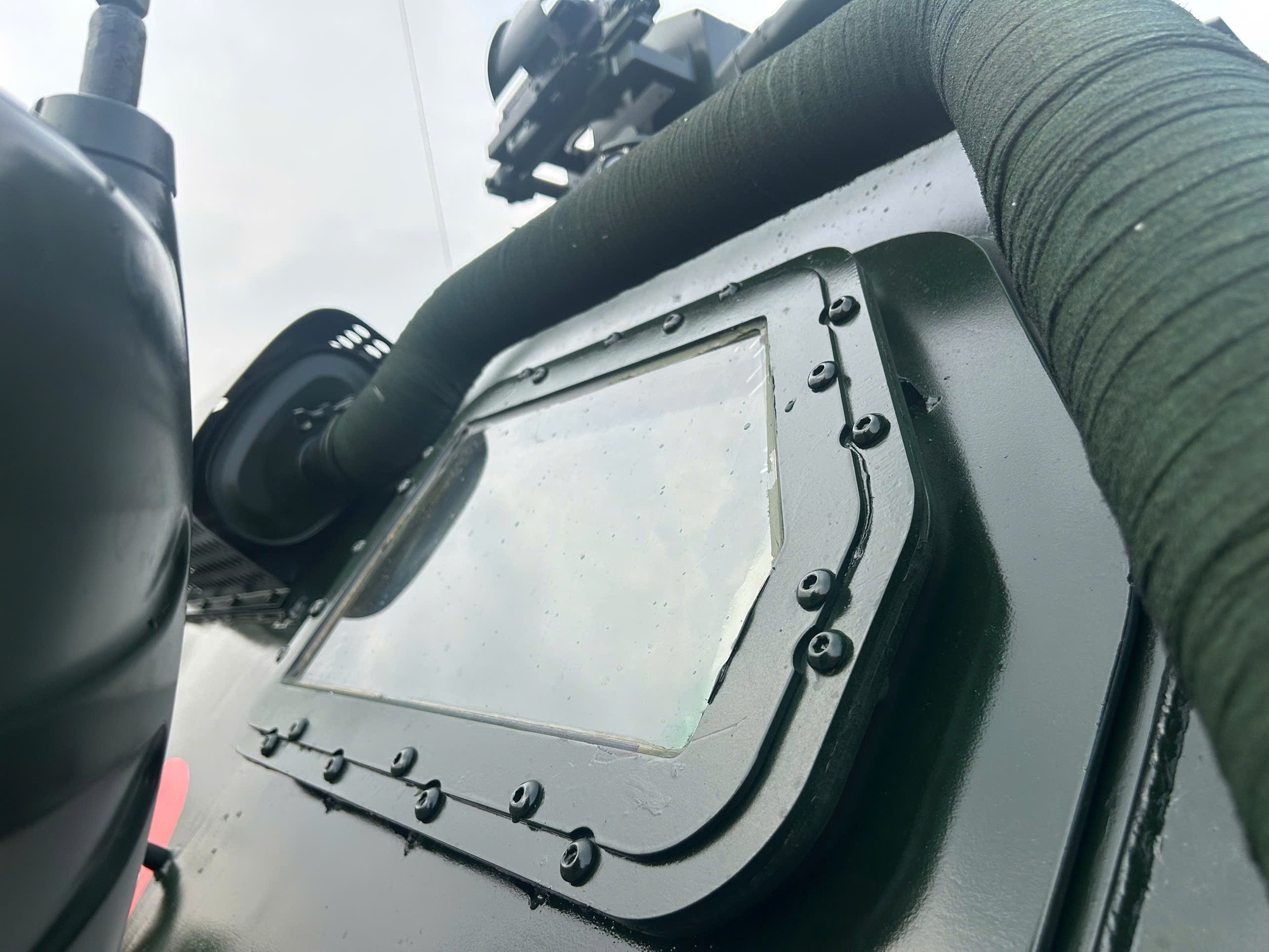 Cận cảnh xe thiết giáp chở quân chiến đấu XTC-02 do Việt Nam sản xuất với hoả lực mạnh- Ảnh 6. Cận cảnh xe thiết giáp chở quân chiến đấu XTC-02 do Việt Nam sản xuất với hoả lực mạnh- Ảnh 6.