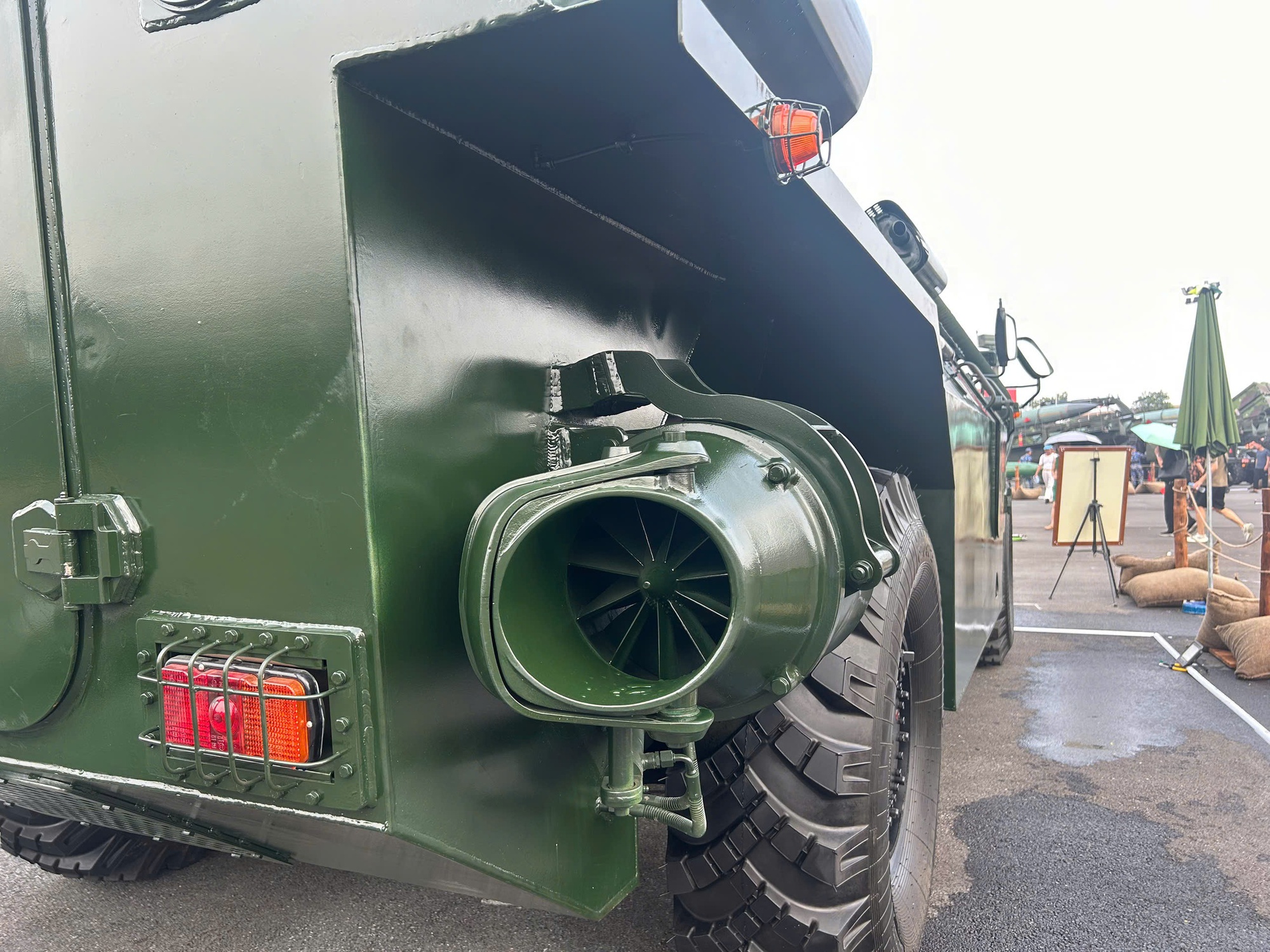 Cận cảnh xe thiết giáp chở quân chiến đấu XTC-02 do Việt Nam sản xuất với hoả lực mạnh- Ảnh 12. Cận cảnh xe thiết giáp chở quân chiến đấu XTC-02 do Việt Nam sản xuất với hoả lực mạnh- Ảnh 12.