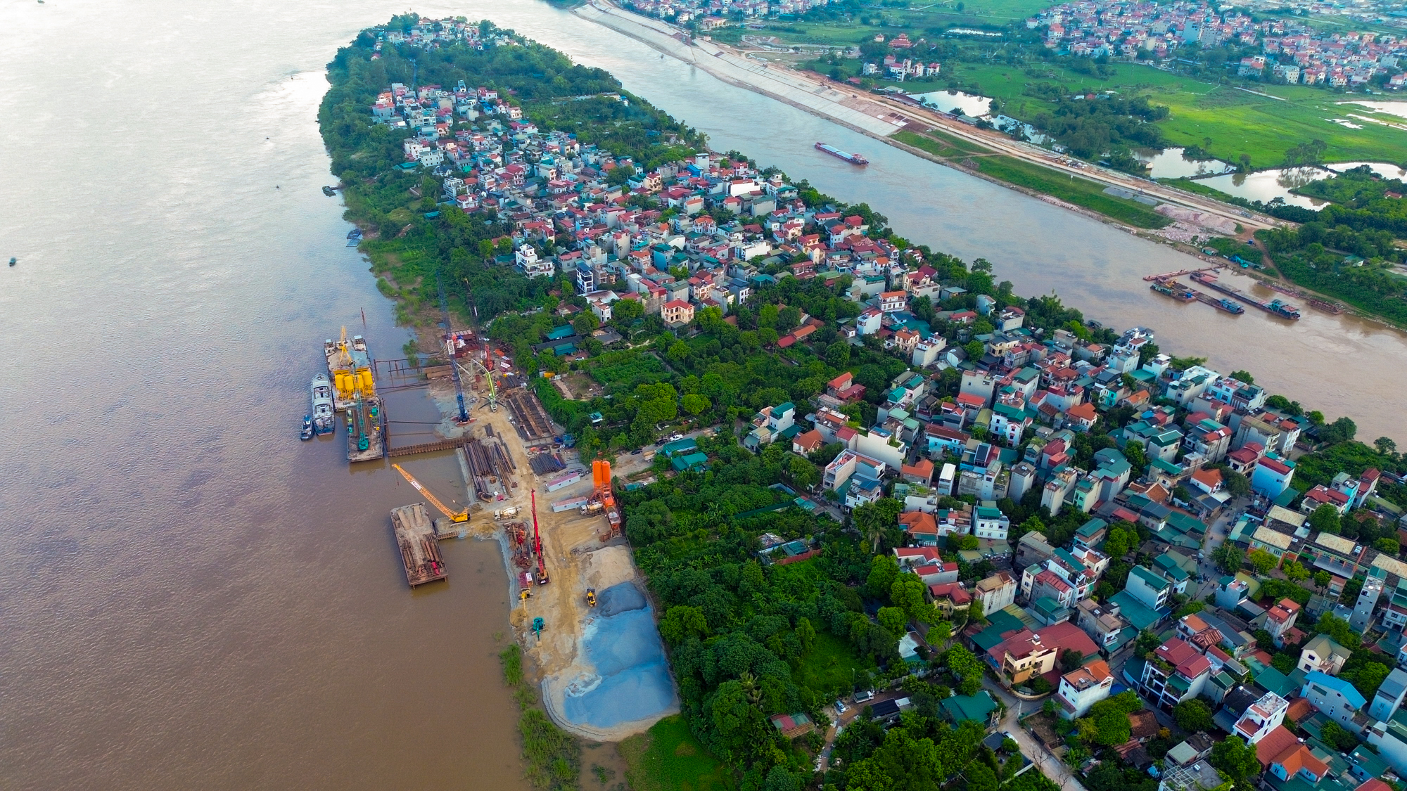 Toàn cảnh công trường xây cầu có trụ cao nhất, nhịp chính dài thứ 2 Việt Nam kết nối với dự án “nóng” bậc nhất của tỷ phú Phạm Nhật Vượng- Ảnh 12.