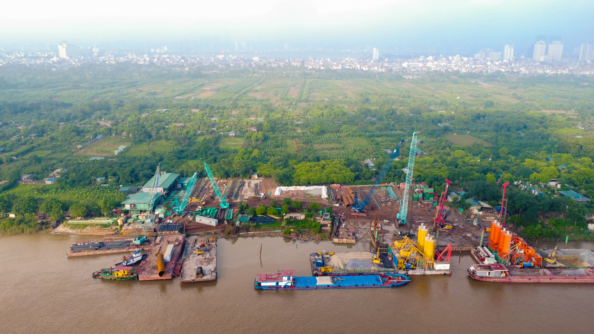Toàn cảnh công trường xây cầu có trụ cao nhất, nhịp chính dài thứ 2 Việt Nam kết nối với dự án “nóng” bậc nhất của tỷ phú Phạm Nhật Vượng- Ảnh 13.