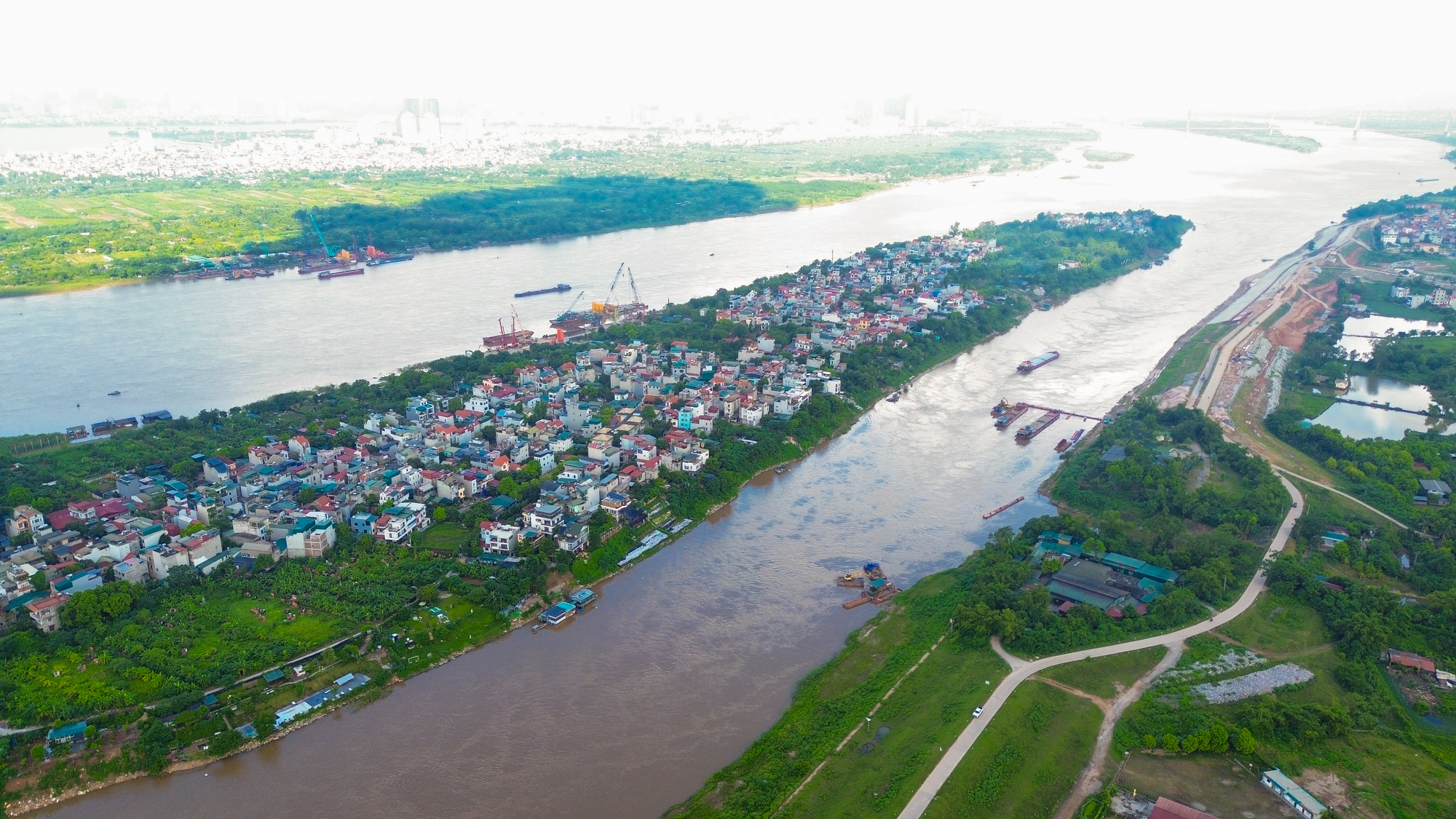 Toàn cảnh công trường xây cầu có trụ cao nhất, nhịp chính dài thứ 2 Việt Nam kết nối với dự án “nóng” bậc nhất của tỷ phú Phạm Nhật Vượng- Ảnh 7.