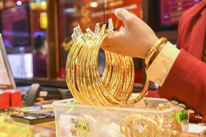 Giá vàng hôm nay 7/9: Vàng thế giới tăng 2 USD/ounce- Ảnh 1.