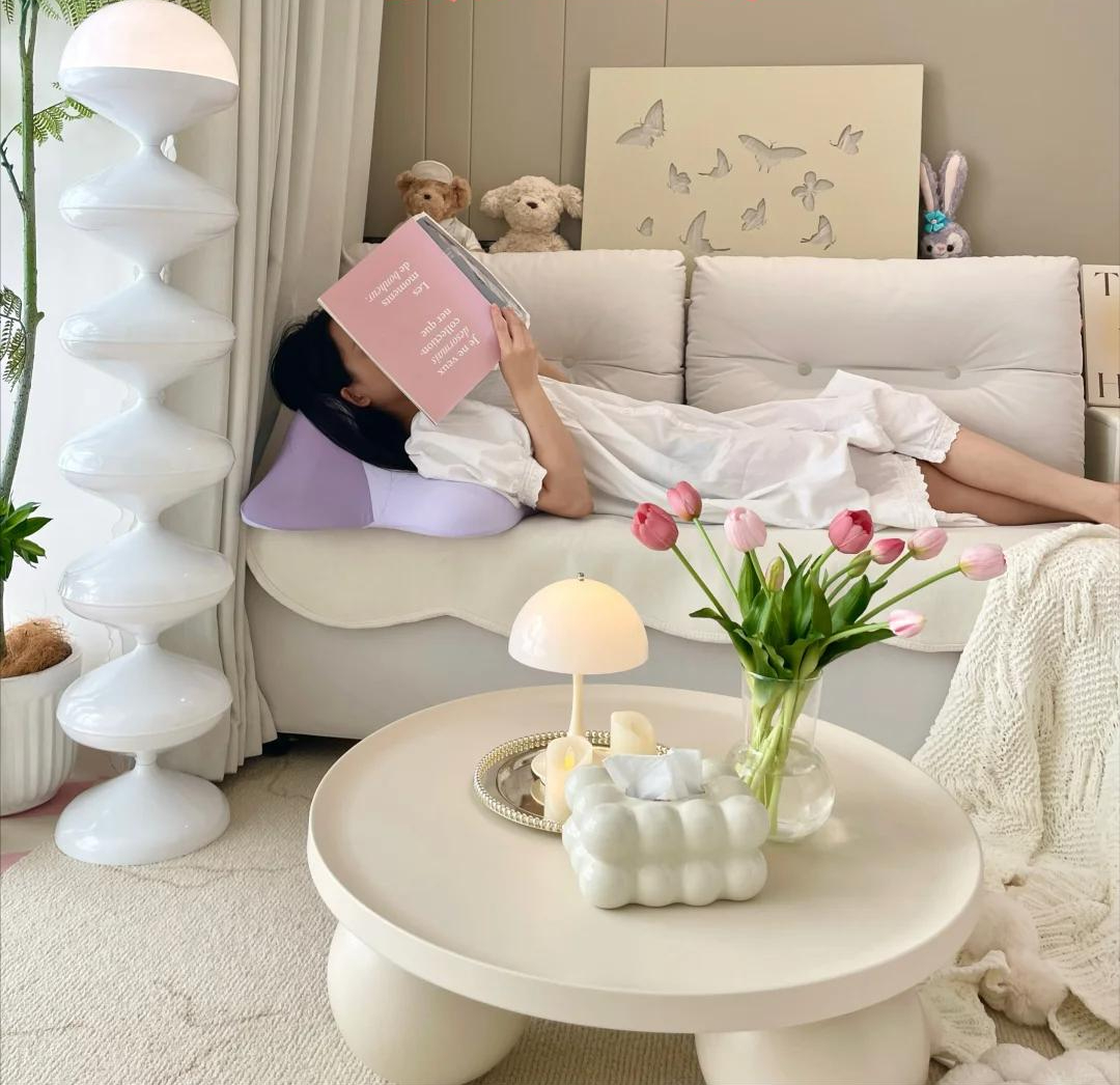 Cô gái làm việc 20 năm mua được căn hộ 12m²: Không gian nhỏ nhưng đẹp ngoạn mục, ai xem cũng trầm trồ- Ảnh 1. Cô gái làm việc 20 năm mua được căn hộ 12m²: Không gian nhỏ nhưng đẹp ngoạn mục, ai xem cũng trầm trồ- Ảnh 1.