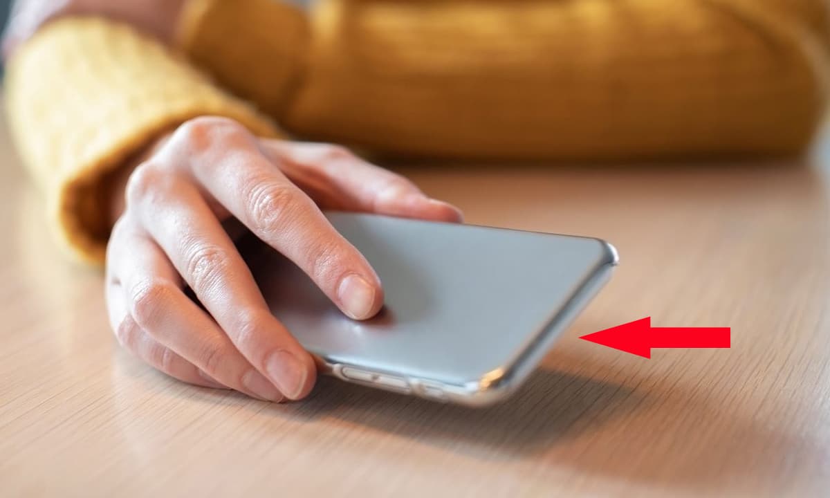 Người tinh tế luôn úp điện thoại xuống bàn, lý do vì sao? - Ảnh 2.