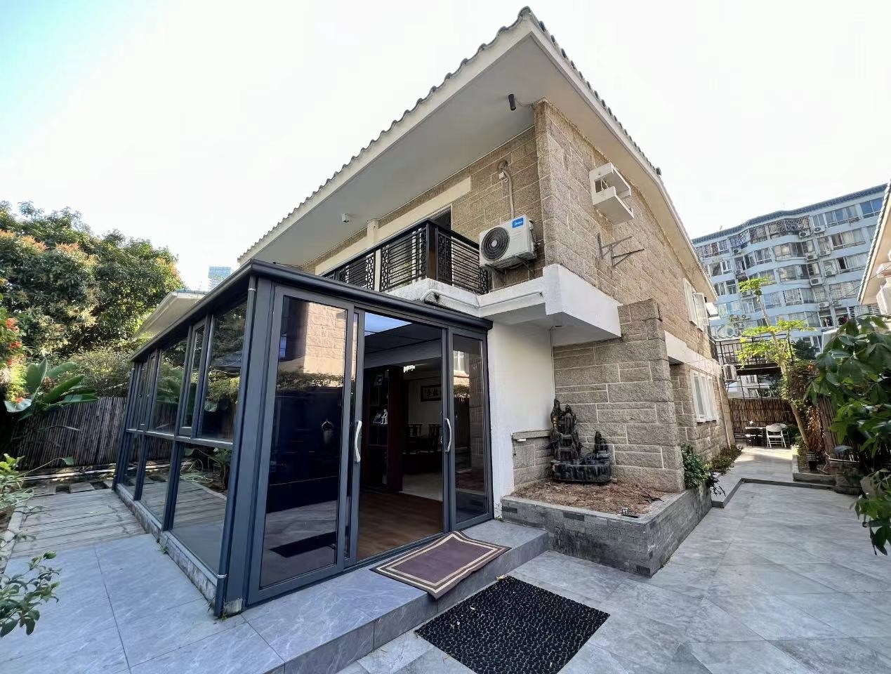 Giới nhà giàu Mỹ, Trung Quốc ở nhà thuê, giữ tiền trong tay để ‘an cư’ hơn là mua một mái nhà cố định- Ảnh 2.