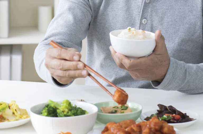 Người sống thọ thường có 5 thói quen ăn uống- Ảnh 1.