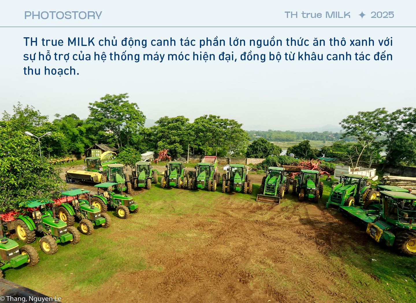 Những cỗ “siêu máy” trên cánh đồng nguyên liệu 8.100 ha của TH true MILK - Ảnh 2.