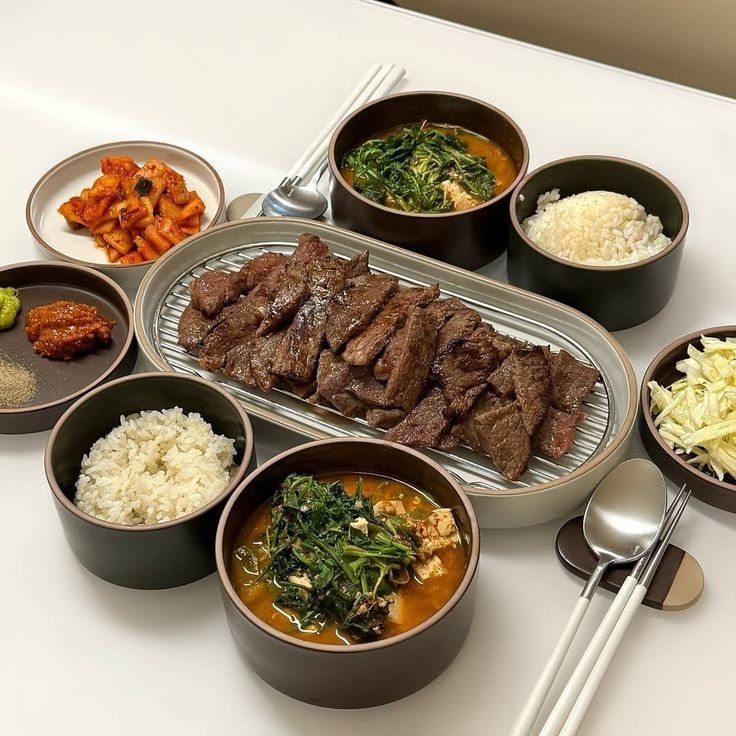 Hậu vận một gia đình rực rỡ hay lận đận, cứ nhìn qua bữa cơm...- Ảnh 2.