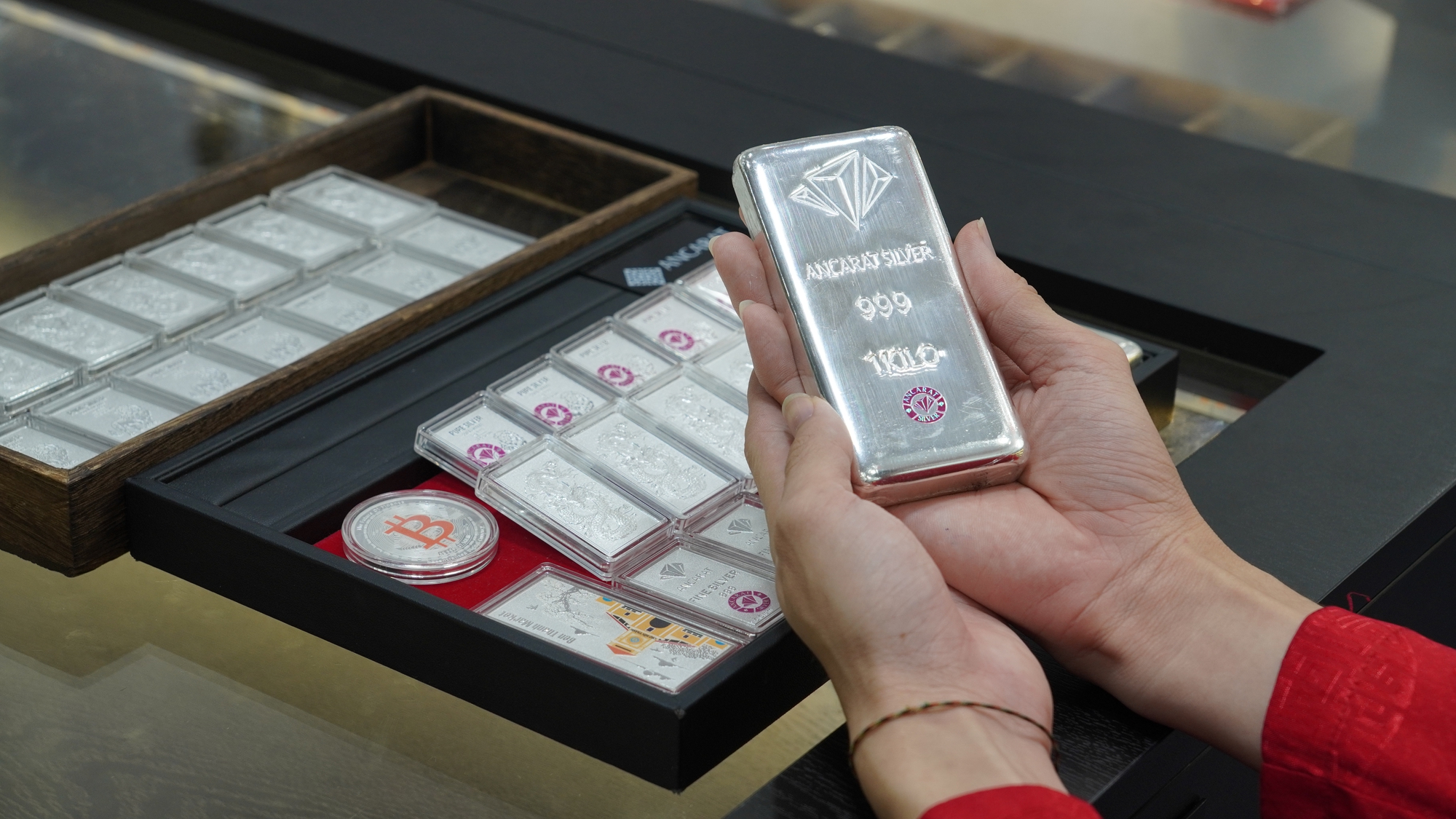 Giá bạc bật tăng mạnh, đạt mức cao nhất từ trước đến nay- Ảnh 1.