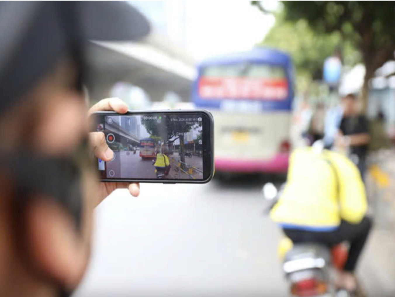 Hỗ trợ vi phạm giao thông: Đề xuất chi tối đa 5 triệu đồng cho người phản ánh - Ảnh 1. Hỗ trợ vi phạm giao thông: Đề xuất chi tối đa 5 triệu đồng cho người phản ánh - Ảnh 1.