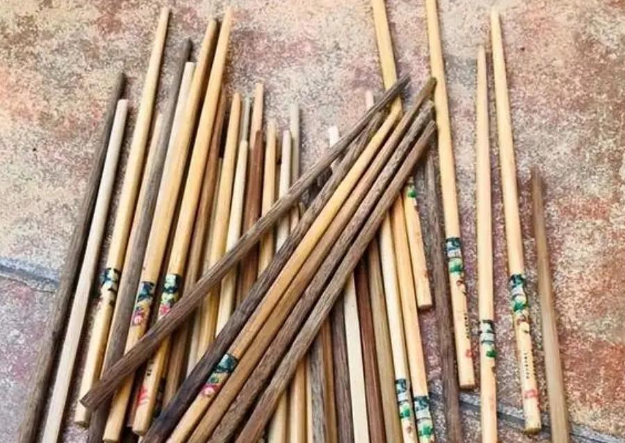 Dùng đũa ăn đúng cách giảm 50% nguy cơ ung thư dạ dày: Đây là 2 loại đũa nên dùng, lịch thay đũa cần tuân thủ- Ảnh 1.