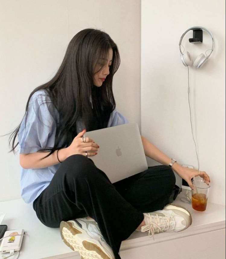 Phỏng vấn 41 lần vẫn thất nghiệp, xin nghỉ phép xong bị cho nghỉ hẳn: Những cú sốc dai dẳng của dân văn phòng!- Ảnh 3.