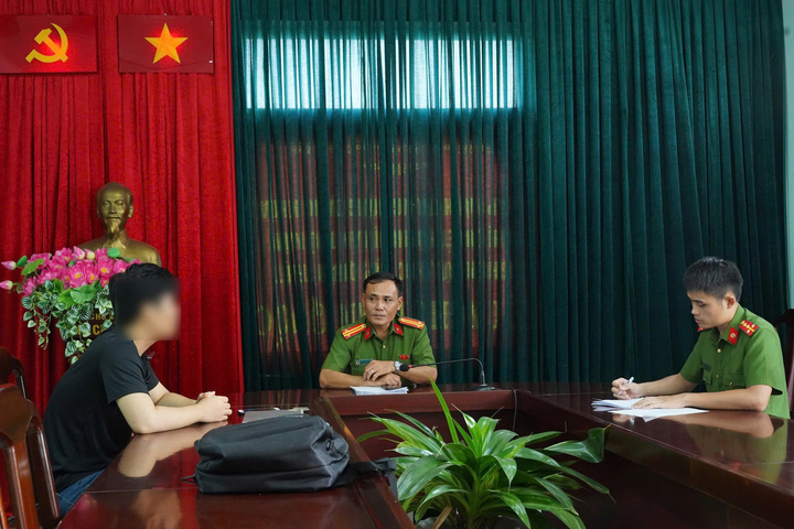 Nam sinh bị những kẻ giả danh Công an lừa gần 500 triệu, ép chụp ảnh tống tiền- Ảnh 1.