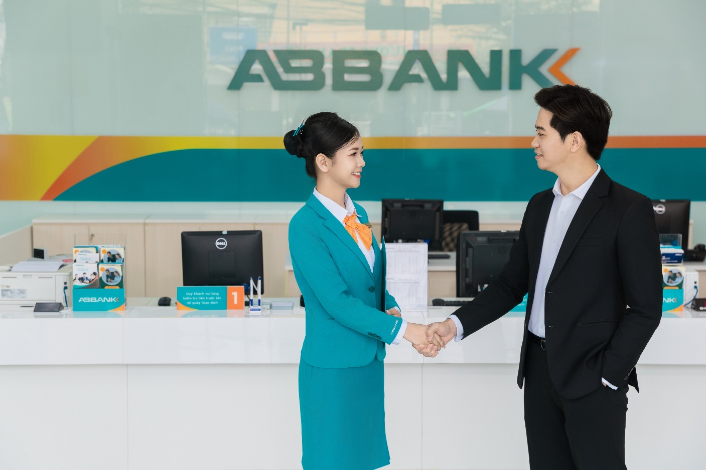 ABBANK ra mắt giải pháp tài chính dành riêng cho doanh nghiệp ngành may mặc và sản xuất sợi - Ảnh 3. ABBANK ra mắt giải pháp tài chính dành riêng cho doanh nghiệp ngành may mặc và sản xuất sợi - Ảnh 3.
