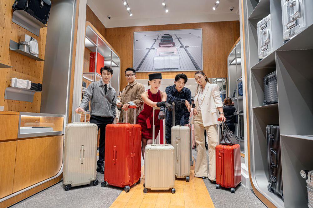 Quang Vinh , Suboi và Đỗ Nhật Hoàng lộ diện xu hướng vali quiet luxury cho mùa du lịch mới - Ảnh 5.