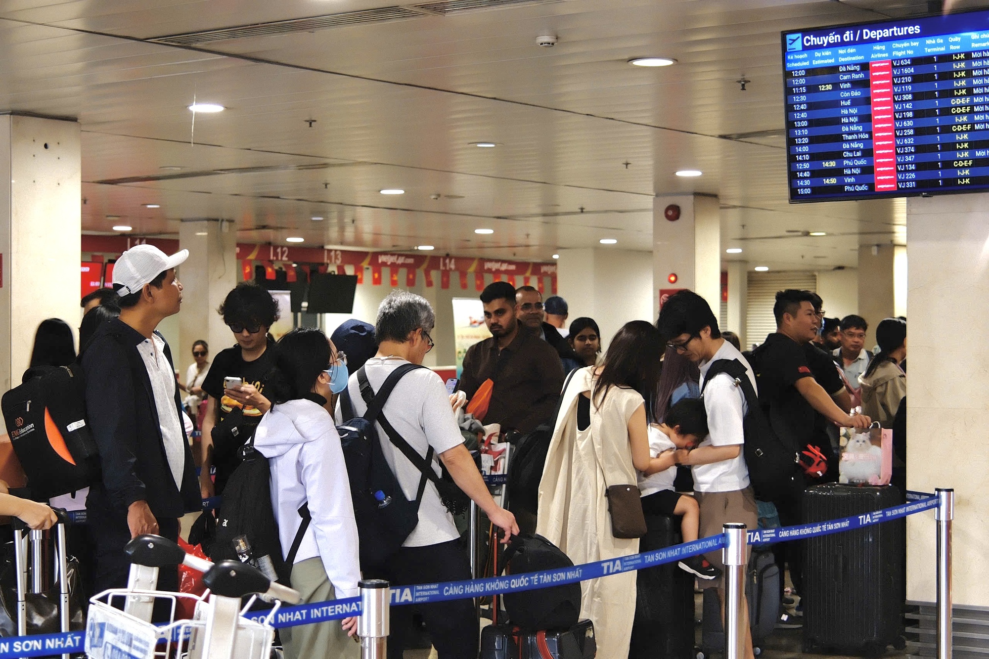 Hình ảnh lạ tại sân bay Tân Sơn Nhất ngày đầu Tết Dương lịch 2026 - Ảnh 10.