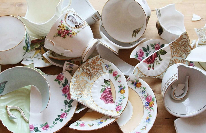 Những tập tục năm mới kỳ lạ trên thế giới mang lại hy vọng cho năm mới - Ảnh 4.