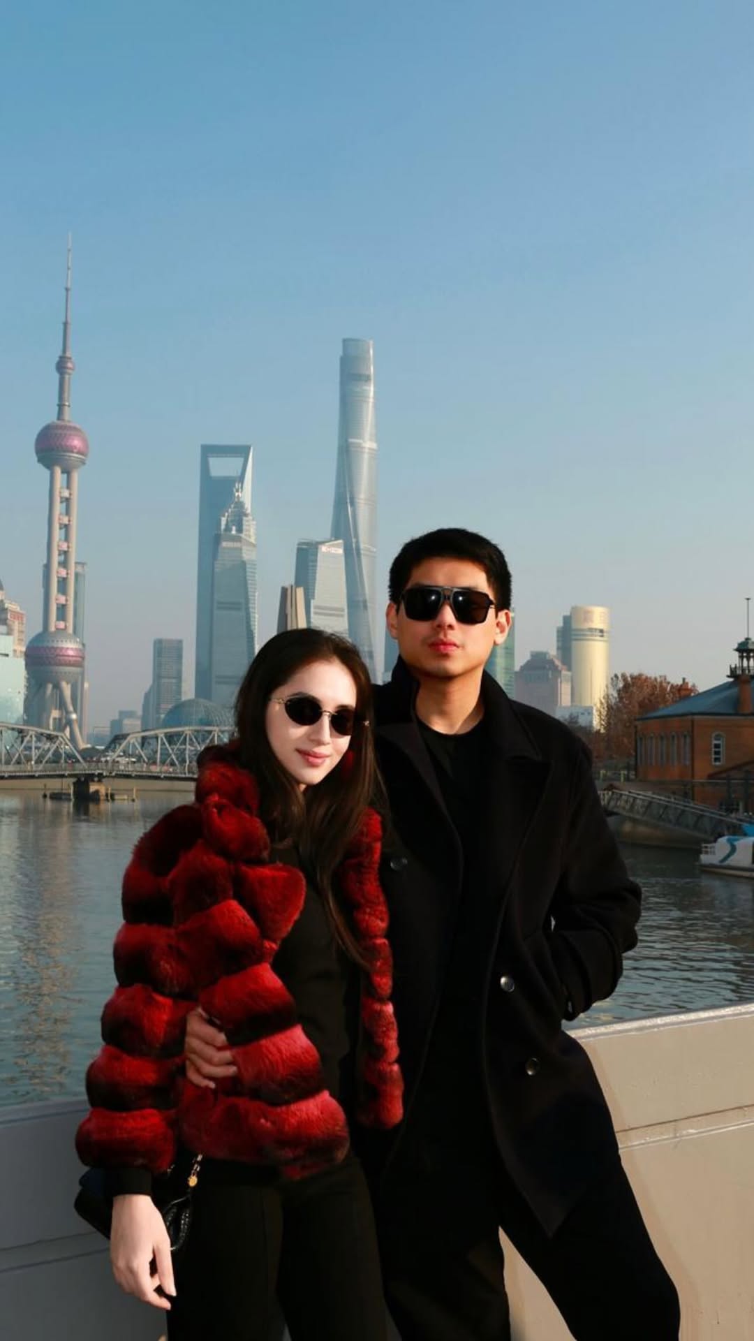 Tiên Nguyễn và Hiếu nguyễn: Những khoảnh khắc đón năm mới bên gia đình tỷ phú - Ảnh 8.