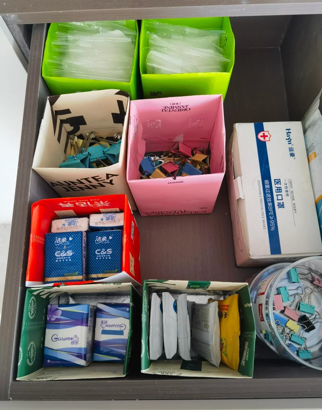 Tôi sững người trước lối sống tối giản của người phụ nữ 57 tuổi: Không phô trương, không nghèo khó - chỉ có một chiến lược tài chính bền bỉ khiến ai cũng nể- Ảnh 3. Tôi sững người trước lối sống tối giản của người phụ nữ 57 tuổi: Không phô trương, không nghèo khó - chỉ có một chiến lược tài chính bền bỉ khiến ai cũng nể- Ảnh 3.