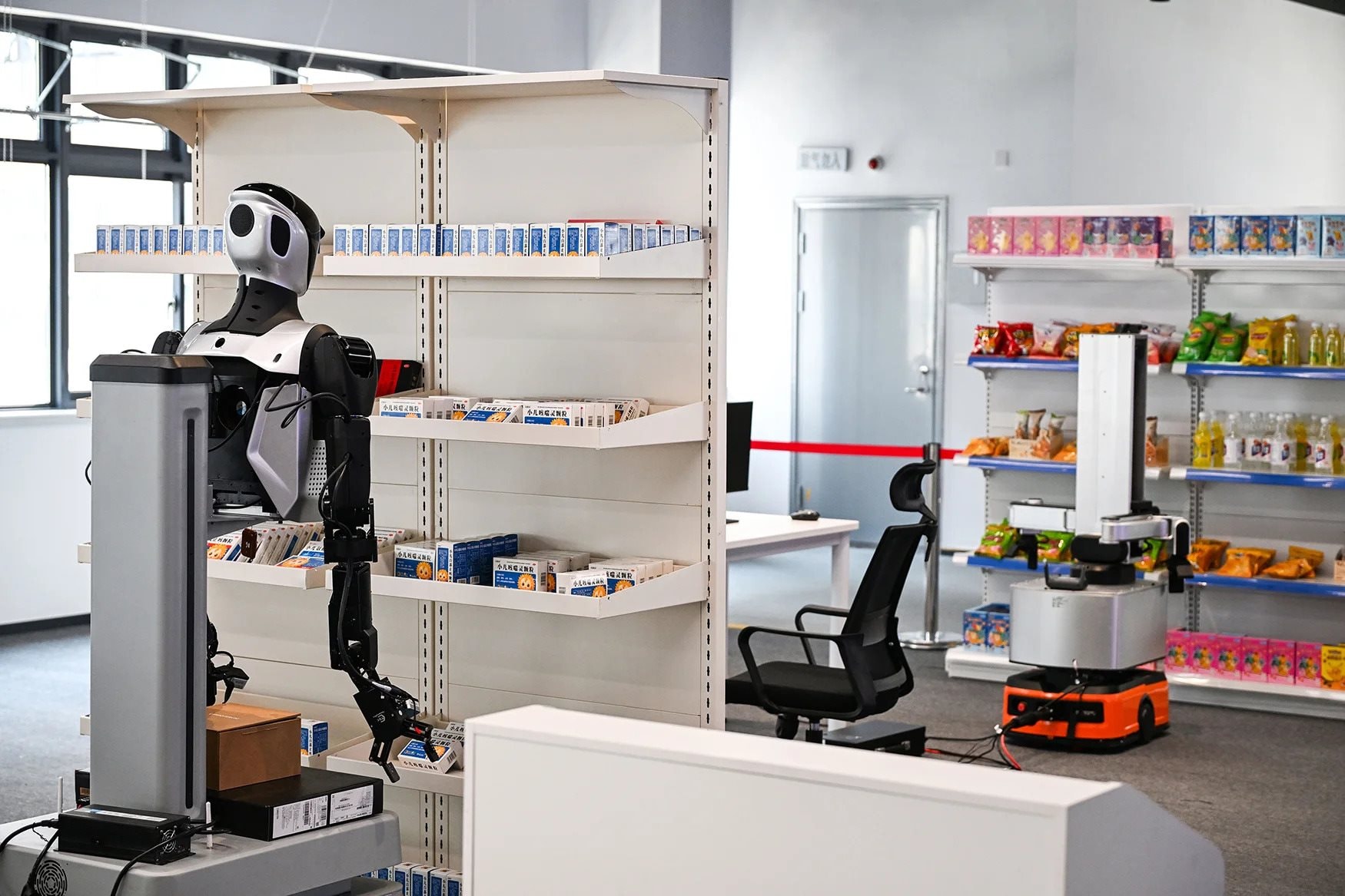 Công nhân kỹ thuật số Trung Quốc giúp robot học hành động sống động trong công xưởng 10 . 000 M2 - Ảnh 3. Công nhân kỹ thuật số Trung Quốc giúp robot học hành động sống động trong công xưởng 10 . 000 M2 - Ảnh 3.