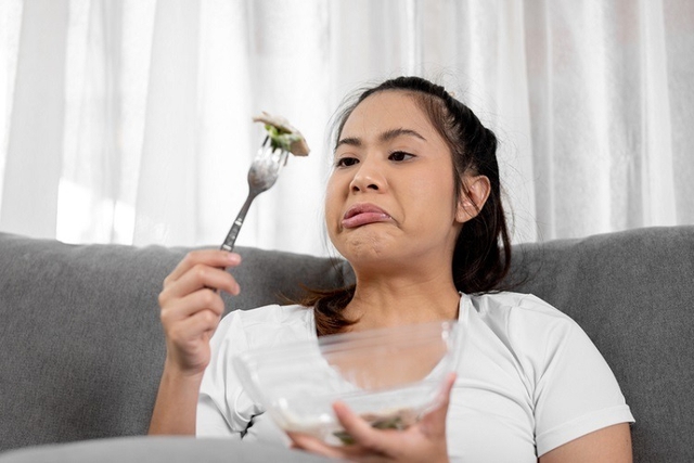 Giảm cân sau 45 tuổi không khó với 5 thực phẩm hỗ trợ giảm cân hiệu quả khi ngủ - Ảnh 1. Giảm cân sau 45 tuổi không khó với 5 thực phẩm hỗ trợ giảm cân hiệu quả khi ngủ - Ảnh 1.