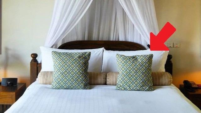 Vì sao giường ở khách sạn thường có 4 chiếc gối? Mục đích đặc biệt nhiều người đã bỏ qua - Ảnh 2.