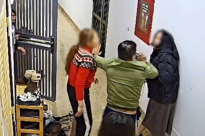 Kết quả giám định thương tích người phụ nữ bị hành hung hàng xóm tại chung cư - Ảnh 1. Kết quả giám định thương tích người phụ nữ bị hành hung hàng xóm tại chung cư - Ảnh 1.