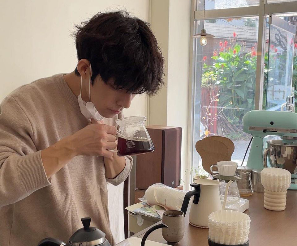 Đã đến lúc tự cứu lấy dạ dày bằng cách NGỪNG ĂN 5 món này vào bữa sáng dù "mê như điếu đổ" - Ảnh 4.