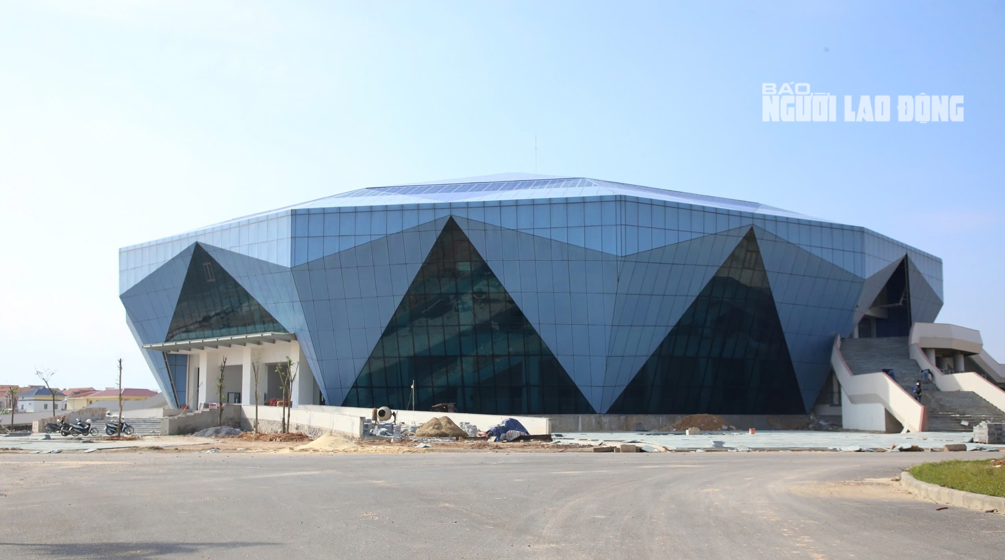 Nhà thi đấu kim cương xanh 340 tỉ đồng tại trung tâm thể dục thể thao Quảng Trị - Ảnh 14. Nhà thi đấu kim cương xanh 340 tỉ đồng tại trung tâm thể dục thể thao Quảng Trị - Ảnh 14.