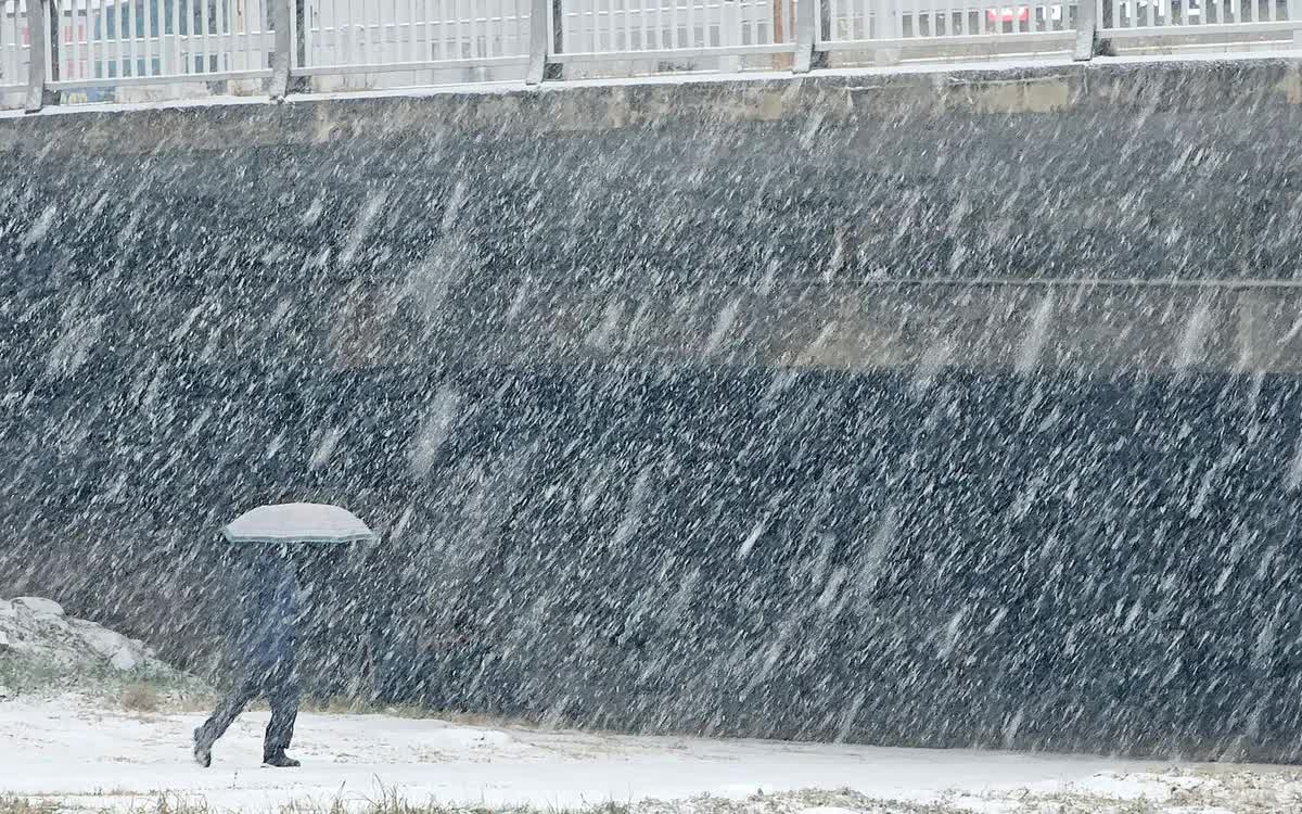 Tuyết rơi dày và rét đậm bao trùm Hàn Quốc - Ảnh 1.