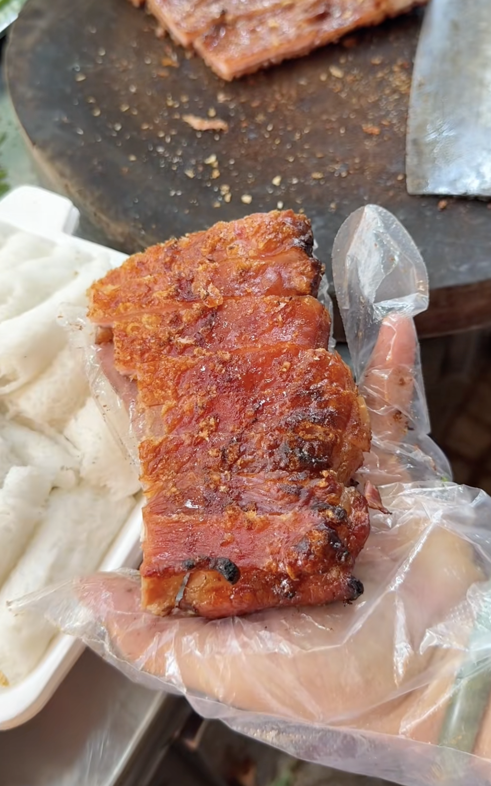 700k một ký heo quay dính nạc hot nhất Việt Nam đầu năm nay, ai ăn xong cũng tiếc đứt ruột!- Ảnh 9.