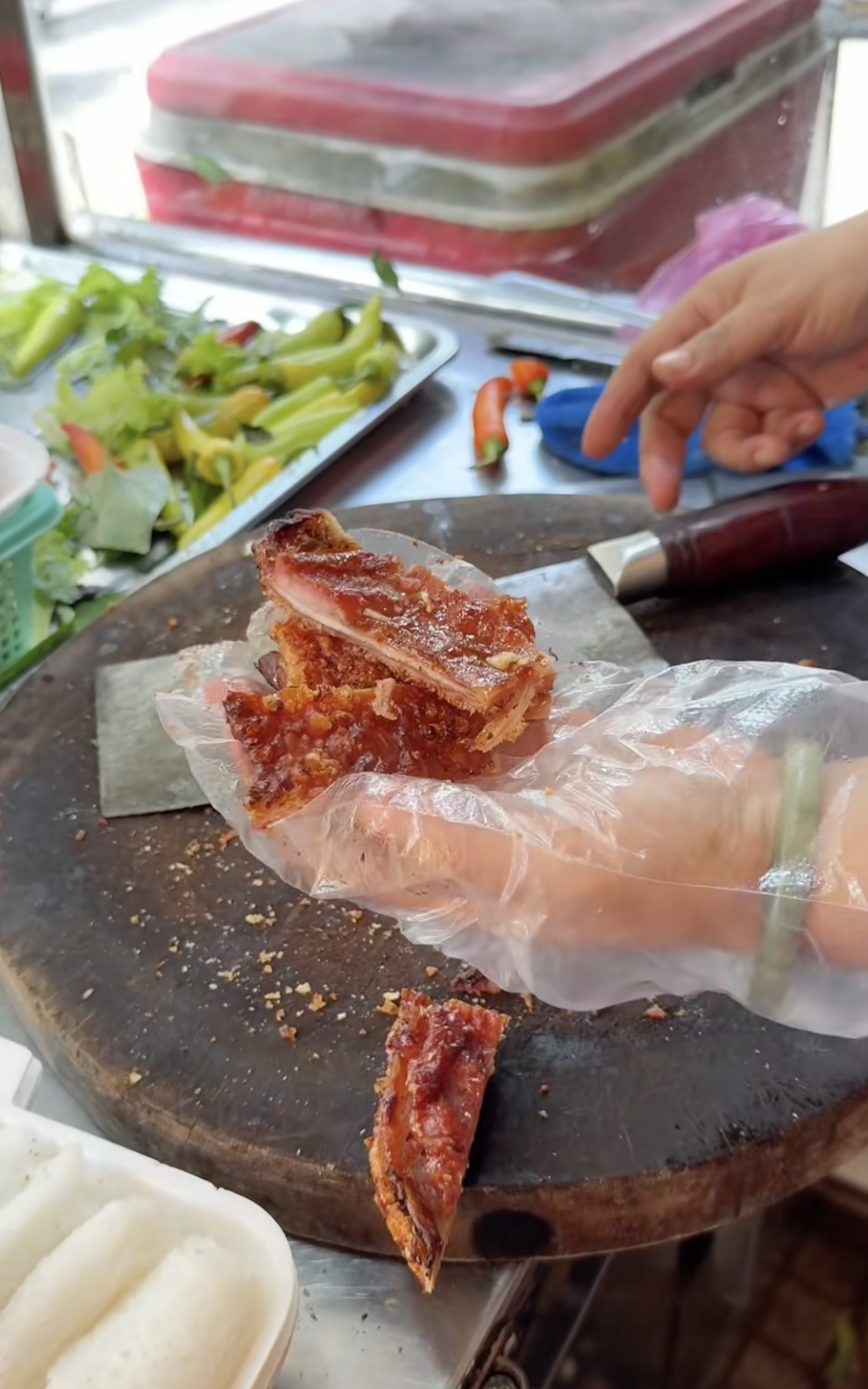 700k một ký heo quay dính nạc hot nhất Việt Nam đầu năm nay, ai ăn xong cũng tiếc đứt ruột!- Ảnh 10.