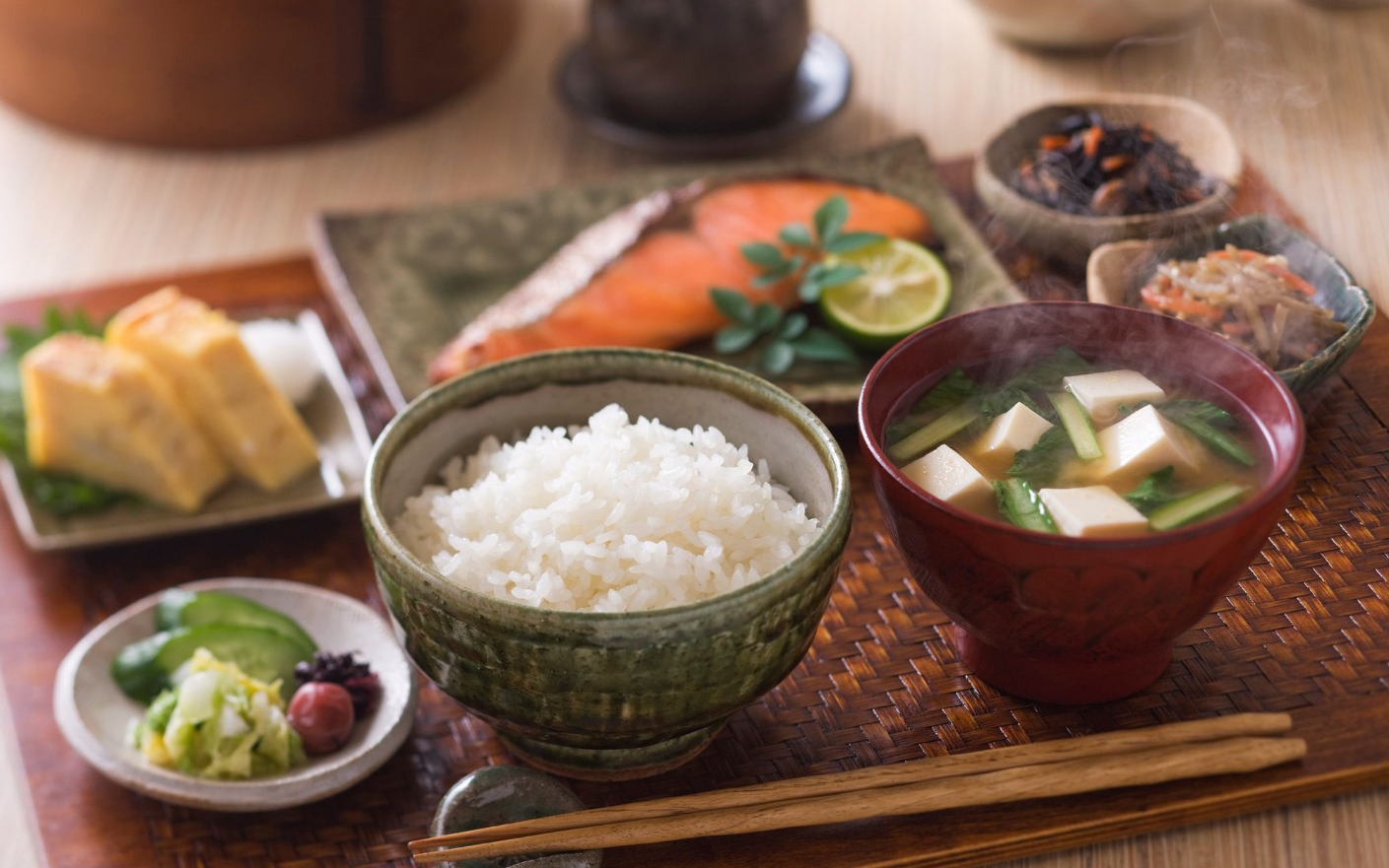 Vị bác sĩ huyền thoại đã an nghỉ ở tuổi 103: Không thuốc tiên, bí quyết sống thọ của ông chỉ ở 5 thói quen, đáng tiếc nhiều người bỏ qua - Ảnh 2.