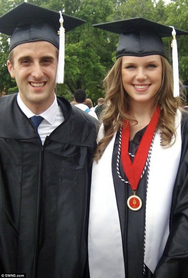 Thu nhập 735 triệu/năm, nợ hơn 3,2 tỷ đồng: Cặp vợ chồng tiết lộ cách thoát nợ- Ảnh 1. Thu nhập 735 triệu/năm, nợ hơn 3,2 tỷ đồng: Cặp vợ chồng tiết lộ cách thoát nợ- Ảnh 1.