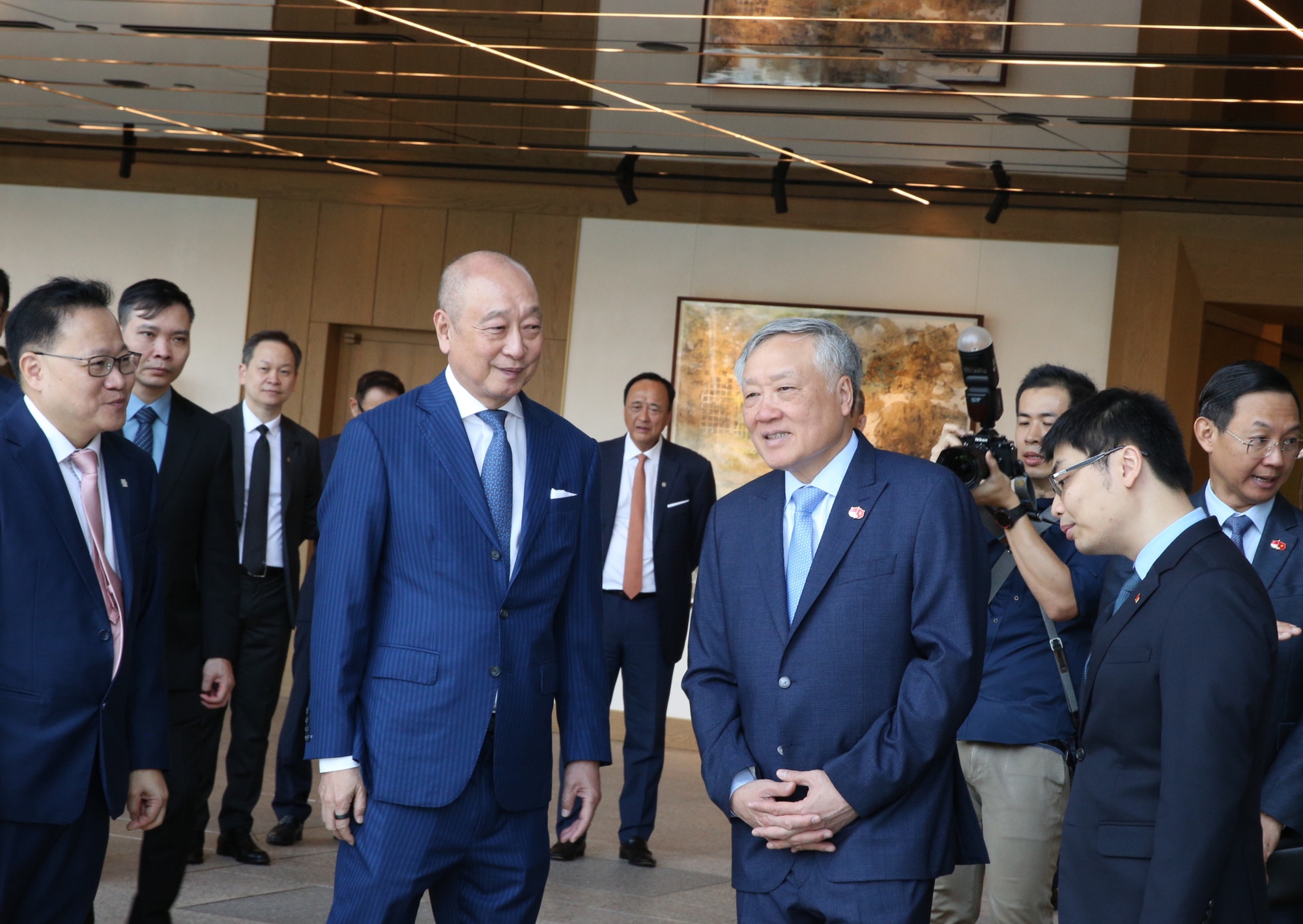 Phó Thủ tướng Nguyễn Hòa Bình gặp Phó Chủ tịch Ngân hàng UOB- Ảnh 2. Phó Thủ tướng Nguyễn Hòa Bình gặp Phó Chủ tịch Ngân hàng UOB- Ảnh 2.