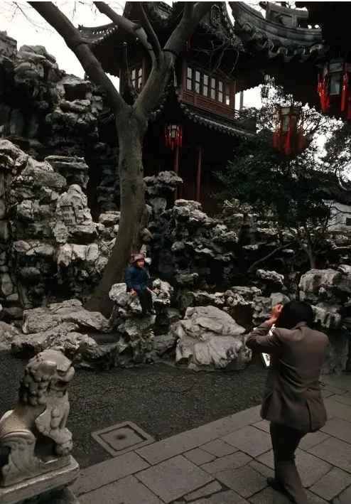 Ảnh cũ Thượng Hải thập niên 1980: Phương tiện này thống trị đường phố, có nơi 40 năm chưa hề khác - Ảnh 19.