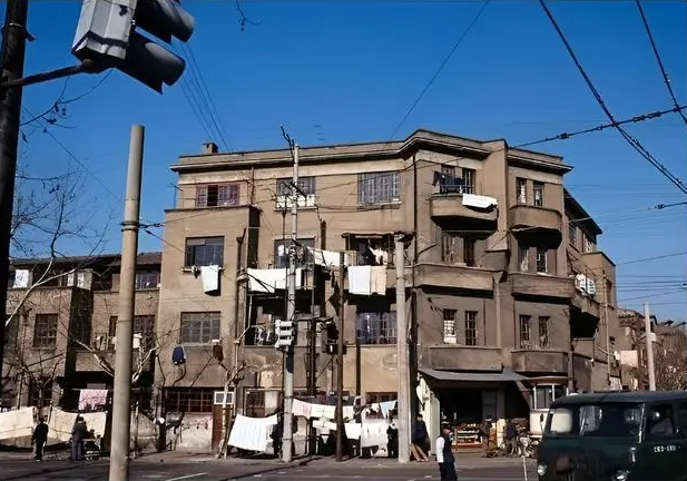 Ảnh cũ Thượng Hải thập niên 1980: Phương tiện này thống trị đường phố, có nơi 40 năm chưa hề khác - Ảnh 26.