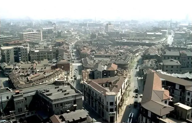 Ảnh cũ Thượng Hải thập niên 1980: Phương tiện này thống trị đường phố, có nơi 40 năm chưa hề khác - Ảnh 1.