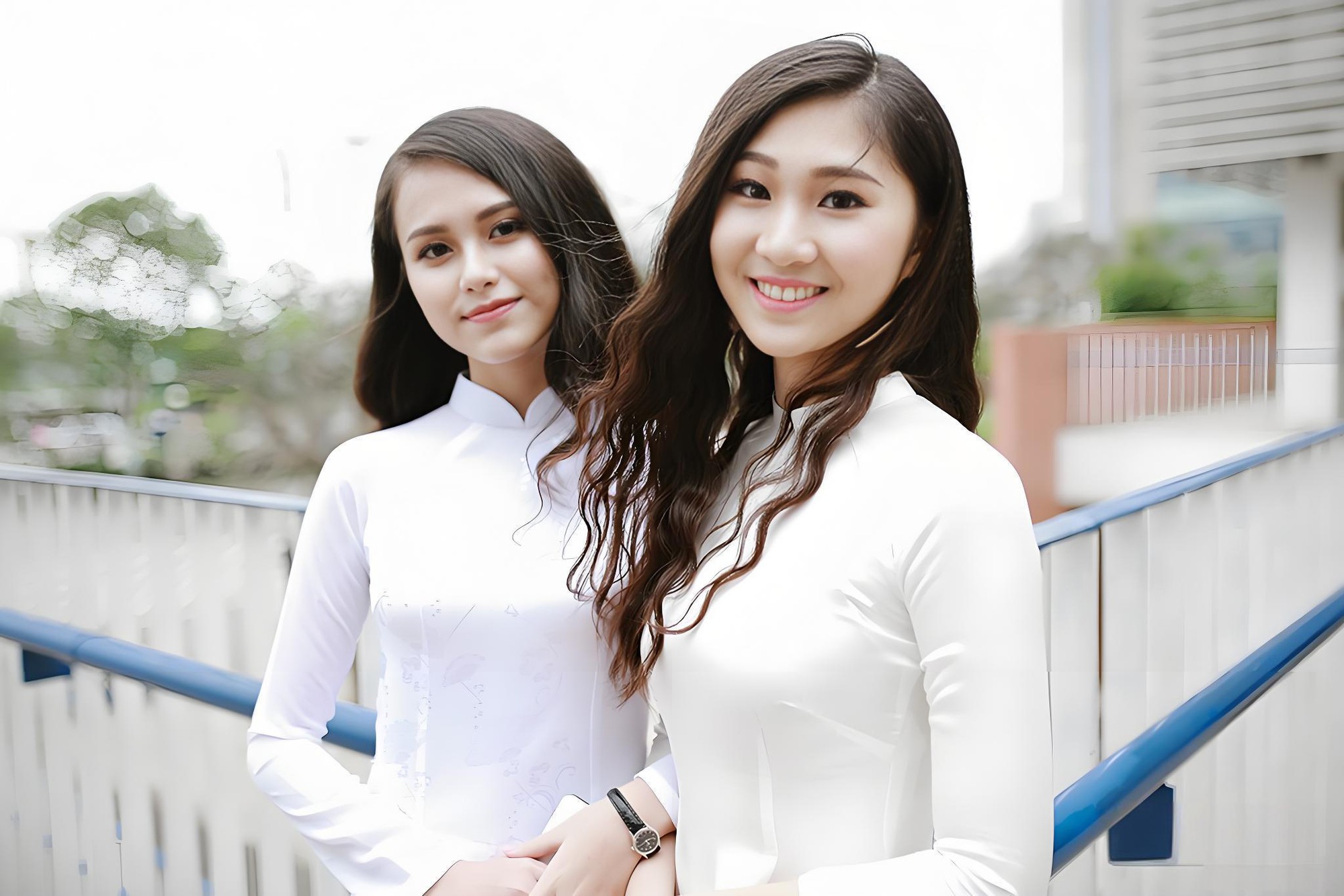 Áo dài nữ sinh Việt Nam: Biểu tượng văn hóa độc đáo không nơi nào có được - Ảnh 1. Áo dài nữ sinh Việt Nam: Biểu tượng văn hóa độc đáo không nơi nào có được - Ảnh 1.