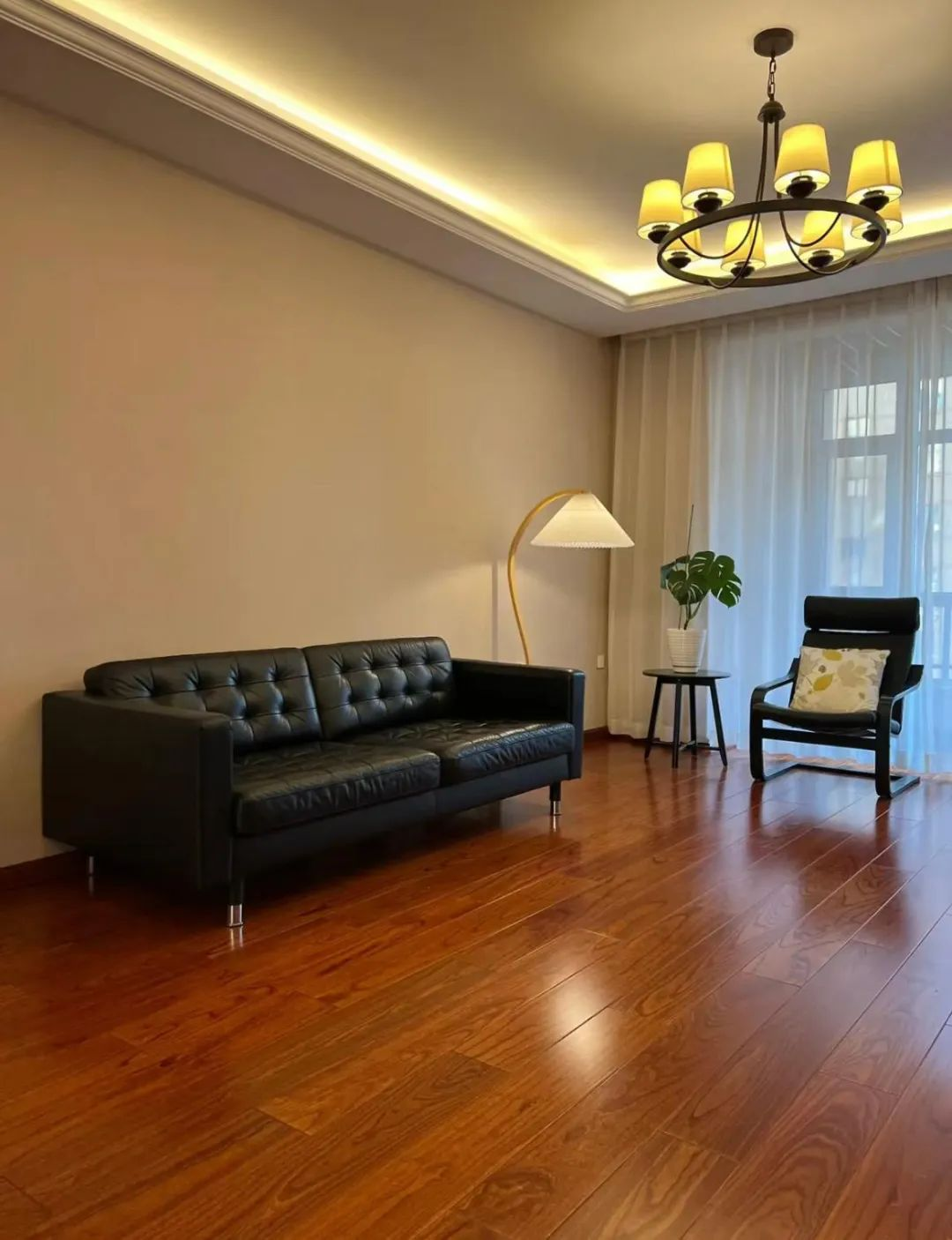 Nhà lúc nào cũng sạch bóng như nhà mẫu: Người phụ nữ trung niên sống tối giản đến mức khiến nhiều người… vừa mê vừa sợ- Ảnh 3.