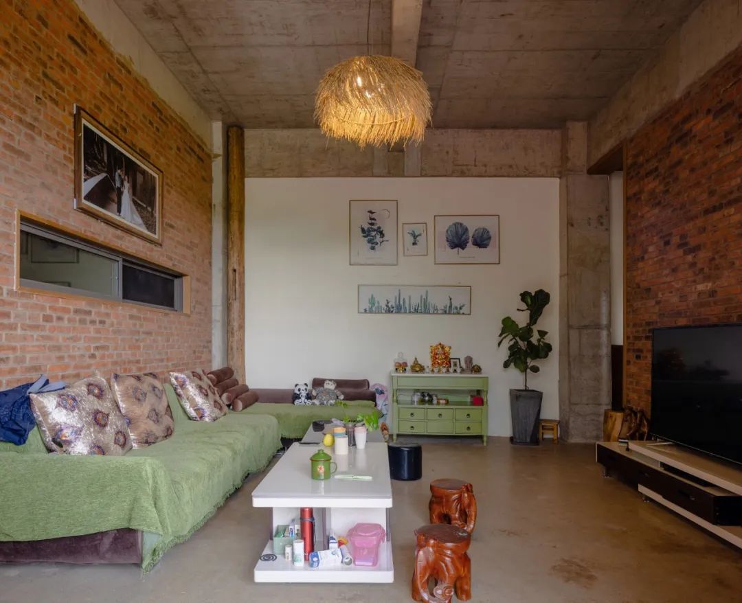 Dùng sạch tiền tiết kiệm để xây nhà: Lời khuyên cho cuộc sống ổn định hơn - Ảnh 8.