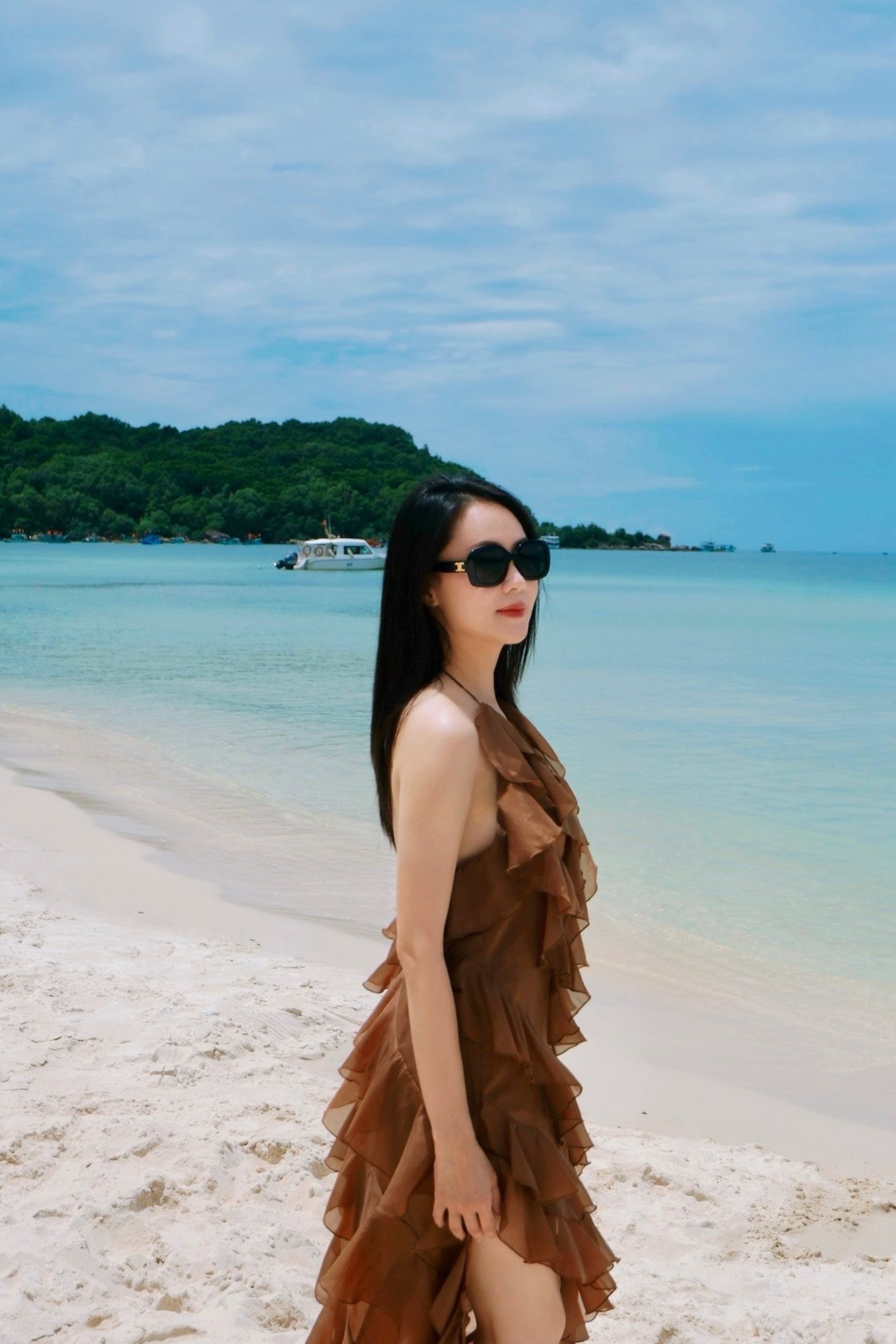 Mỹ nhân được cả showbiz nâng niu như báu vật, 42 tuổi vẫn là "bức họa" thời trang triệu người mê - Ảnh 7.