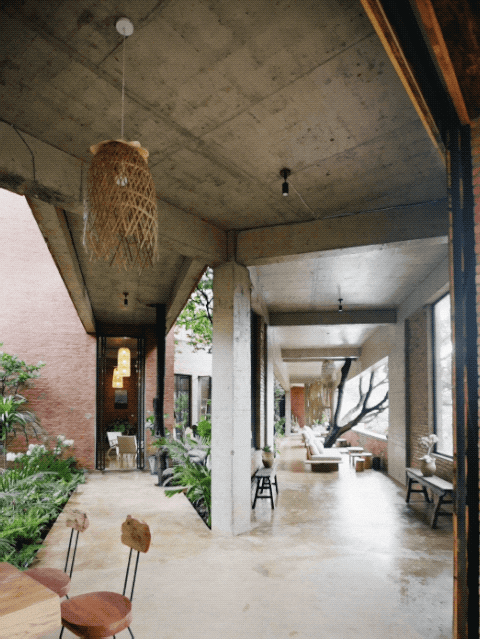 Dùng sạch tiền tiết kiệm để xây nhà: Lời khuyên cho cuộc sống ổn định hơn - Ảnh 9.